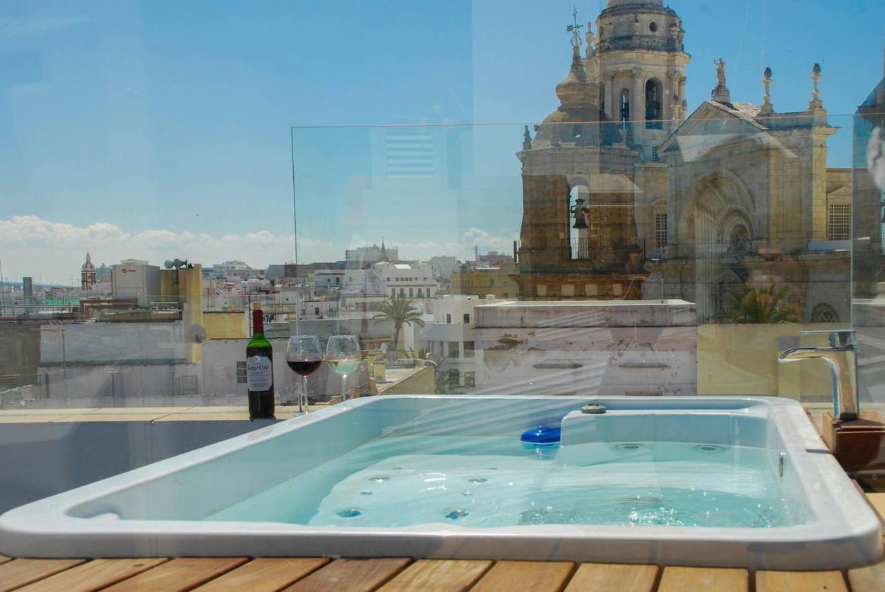 ***** Attic With Impressive Views And Jacuzzi Apartment Cadiz Bagian luar foto